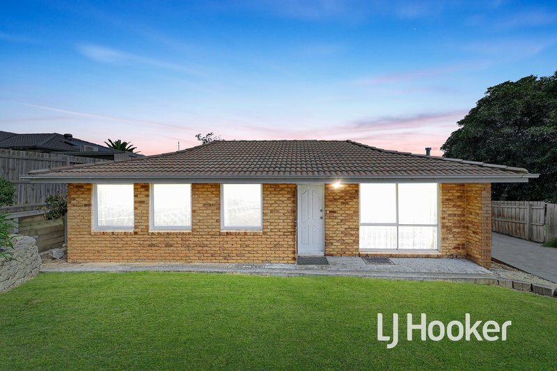 65 Oaktree Drive, Hampton Park VIC 3976