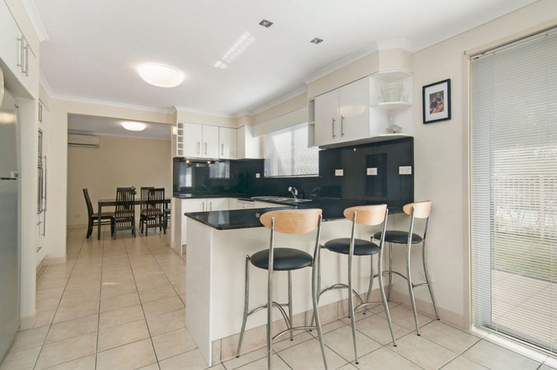 Photo - 65 Oxley Drive, Paradise Point QLD 4216 - Image 8