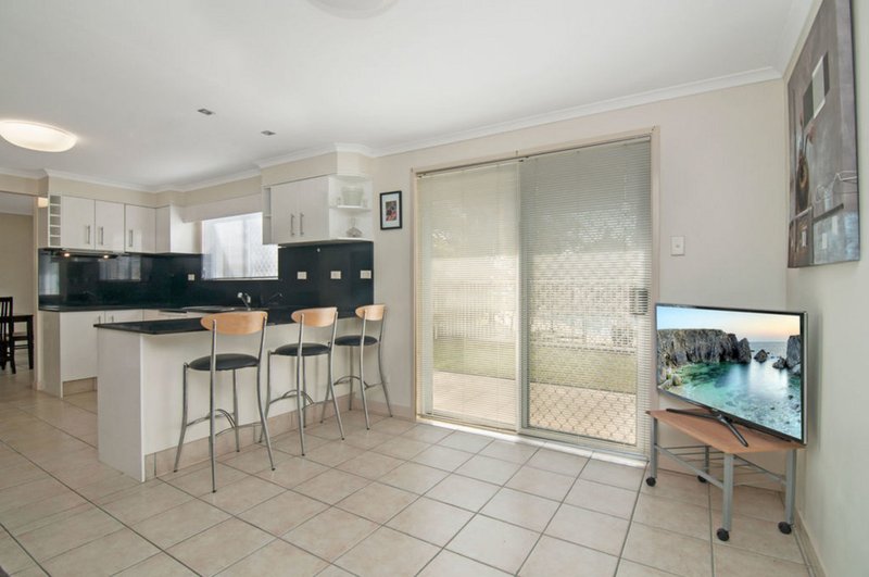 Photo - 65 Oxley Drive, Paradise Point QLD 4216 - Image 11