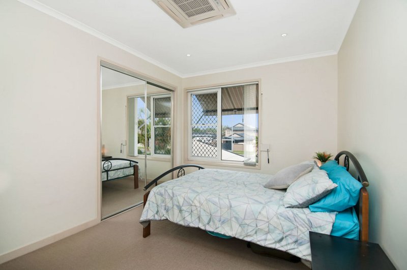 Photo - 65 Oxley Drive, Paradise Point QLD 4216 - Image 12