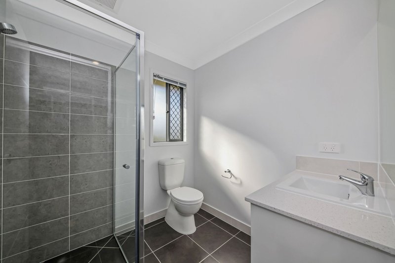 Photo - 65 Pepper Tree Drive, Holmview QLD 4207 - Image 3