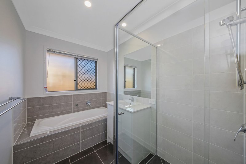 Photo - 65 Pepper Tree Drive, Holmview QLD 4207 - Image 9