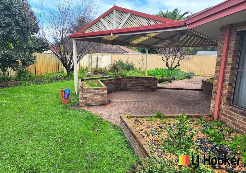 Photo - 65 Regal Drive, Thornlie WA 6108 - Image 2