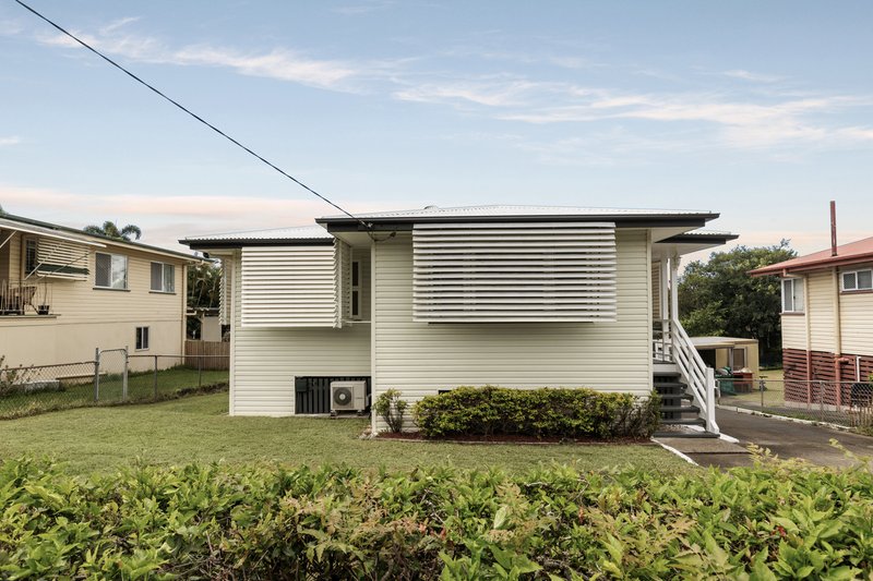 Photo - 65 Ringrose Street, Stafford Heights QLD 4053 - Image 2