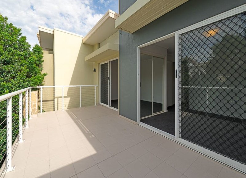 Photo - 65 Riverwalk Avenue, Robina QLD 4226 - Image 13