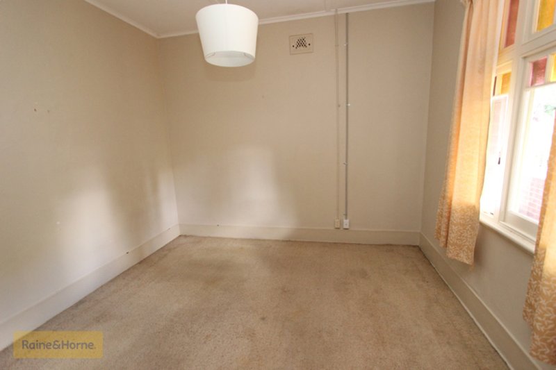 Photo - 65 Rocket Street, Bathurst NSW 2795 - Image 4