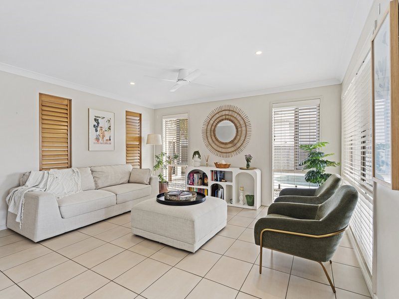 Photo - 65 Salvado Drive, Pacific Pines QLD 4211 - Image 4