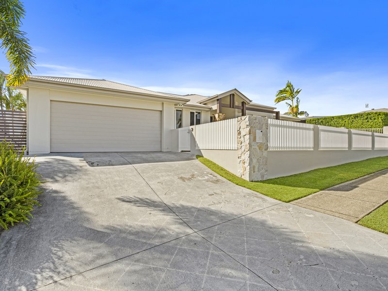 Photo - 65 Salvado Drive, Pacific Pines QLD 4211 - Image 21
