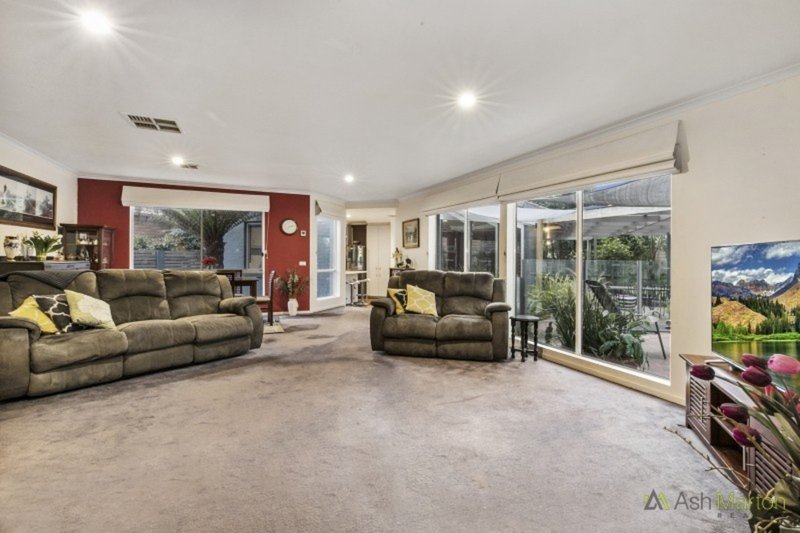 Photo - 65 Settlers Way, Frankston South VIC 3199 - Image 2