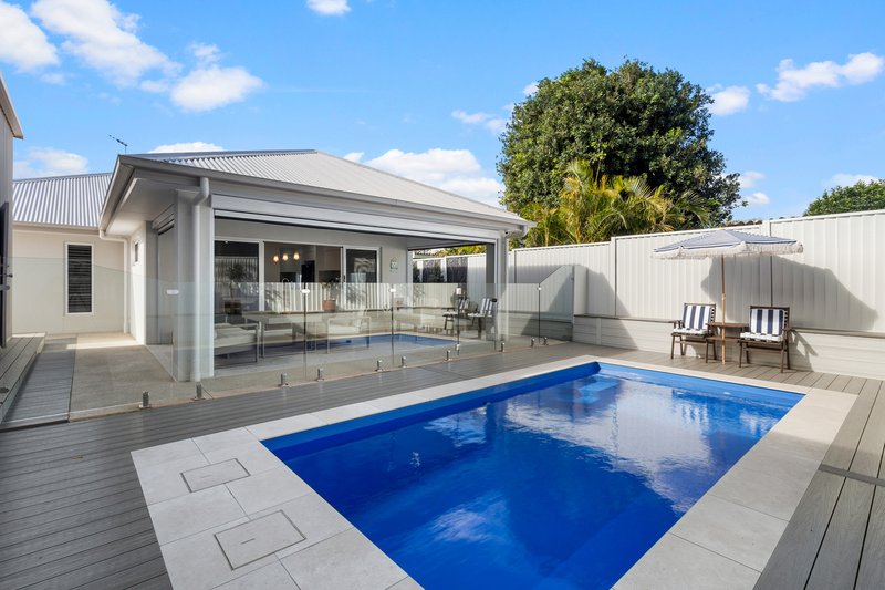 Photo - 65 Shields Street, Redcliffe QLD 4020 - Image 2