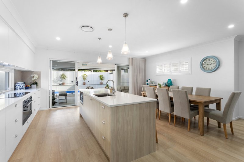 Photo - 65 Shields Street, Redcliffe QLD 4020 - Image 3