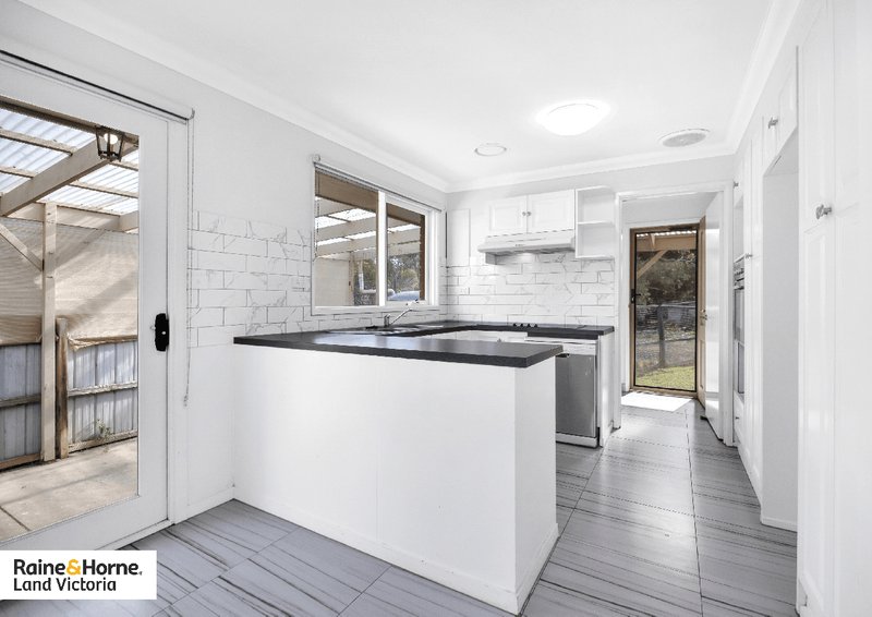 Photo - 65 St Andrews Drive, Lara VIC 3212 - Image 7