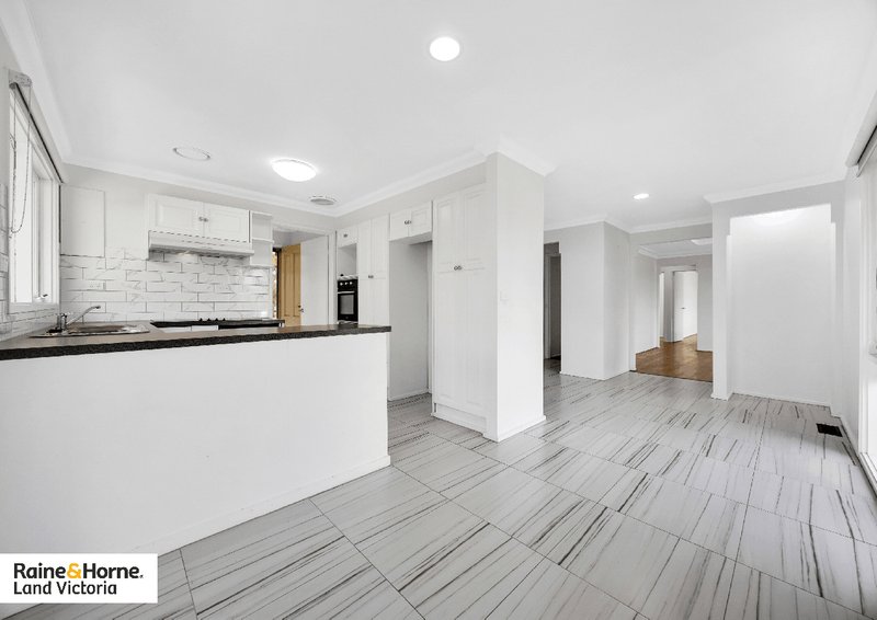 Photo - 65 St Andrews Drive, Lara VIC 3212 - Image 8
