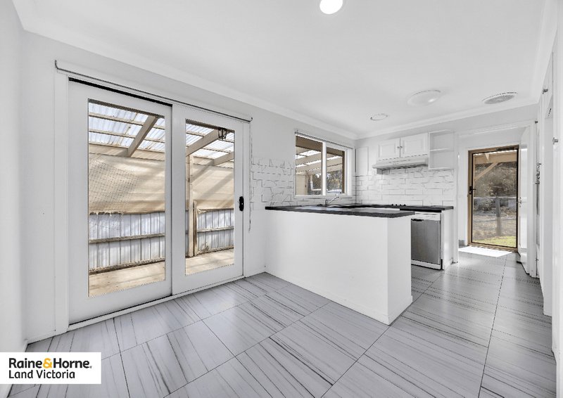 Photo - 65 St Andrews Drive, Lara VIC 3212 - Image 14