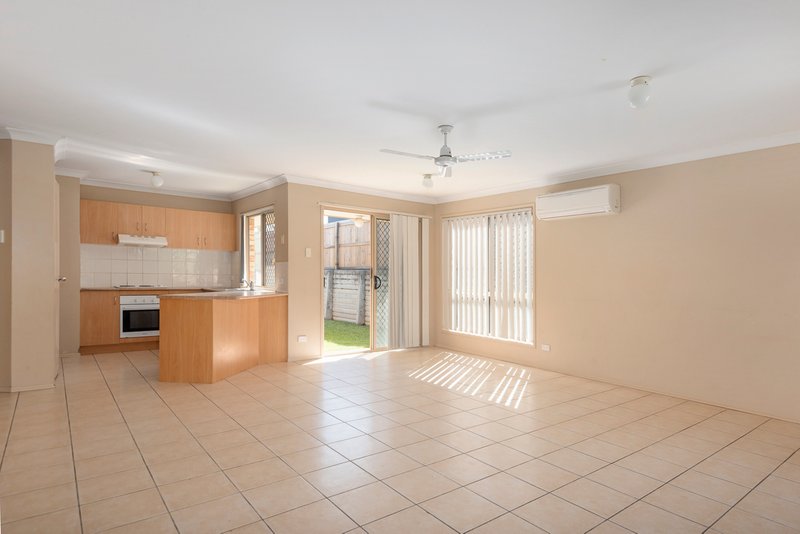 Photo - 65 Storr Circuit, Goodna QLD 4300 - Image 3
