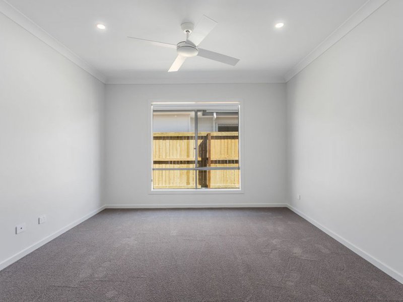 Photo - 65 Sunny Crescent, Ripley QLD 4306 - Image 2