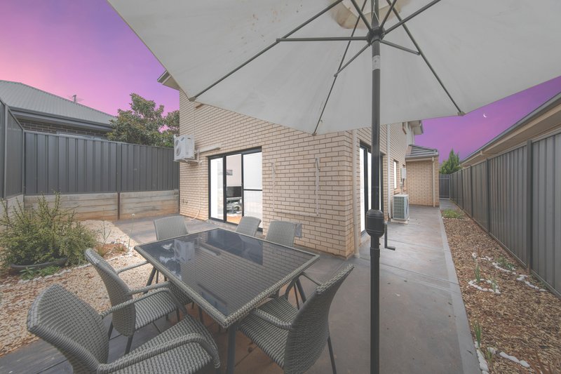 Photo - 65 Swinden Crescent, Blakeview SA 5114 - Image 16