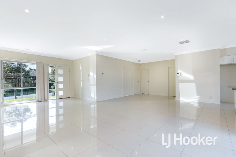 Photo - 6/5 Tarella Street, Hampton Park VIC 3976 - Image 2