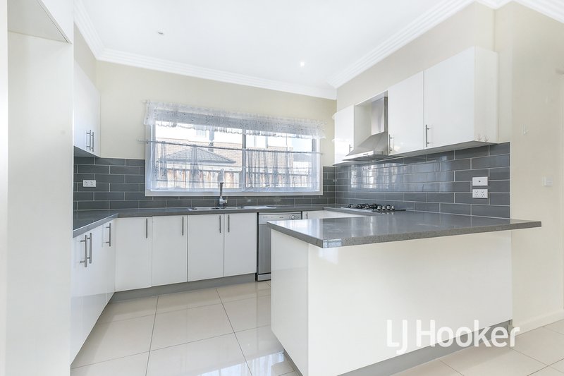 Photo - 6/5 Tarella Street, Hampton Park VIC 3976 - Image 4