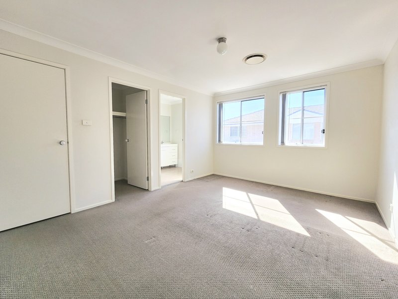 Photo - 6/5 Vlatko Drive, West Hoxton NSW 2171 - Image 7