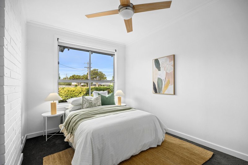 Photo - 65 Waitara Grove, Norlane VIC 3214 - Image 8