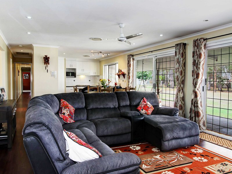 Photo - 65 Wellington Crescent, Wondunna QLD 4655 - Image 7