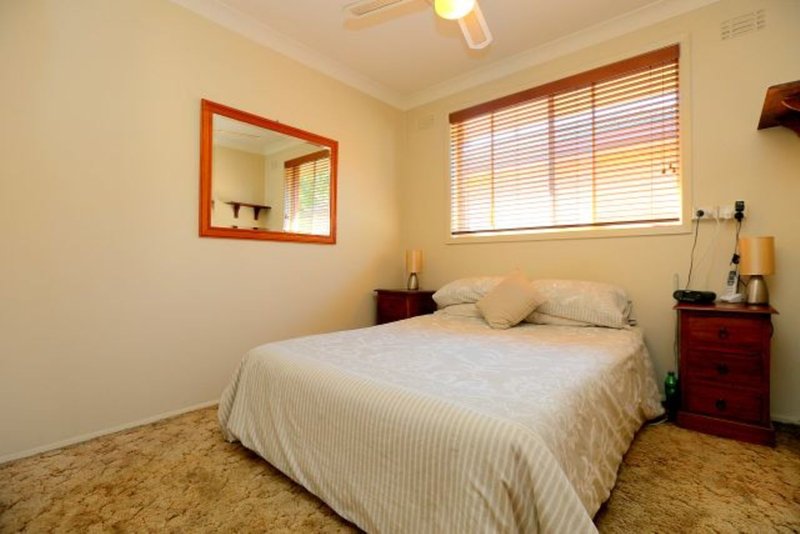 Photo - 65 Wendy Avenue, Georges Hall NSW 2198 - Image 8