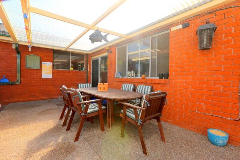 Photo - 65 Wendy Avenue, Georges Hall NSW 2198 - Image 10