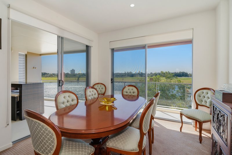 Photo - 6/5055 Emerald Island Drive, Carrara QLD 4211 - Image 6