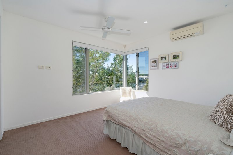 Photo - 6/5055 Emerald Island Drive, Carrara QLD 4211 - Image 10