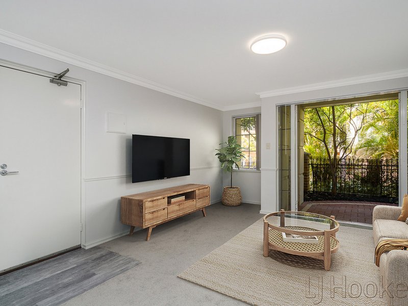 Photo - 65/125 Wellington Street, East Perth WA 6004 - Image 3