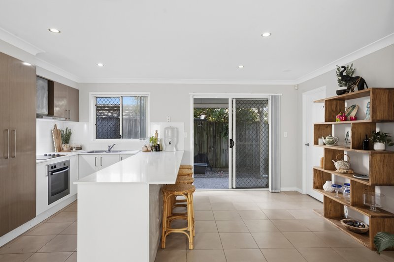 Photo - 6/55-57 Surman Street East , Birkdale QLD 4159 - Image 6