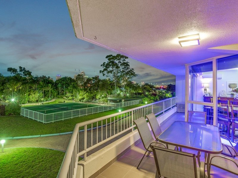 Photo - 6/56 Hooker Boulevard, Mermaid Waters QLD 4218 - Image 13