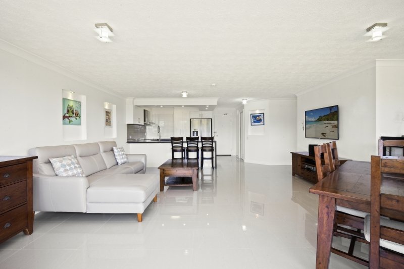 Photo - 6/56 Hooker Boulevard, Mermaid Waters QLD 4218 - Image 11