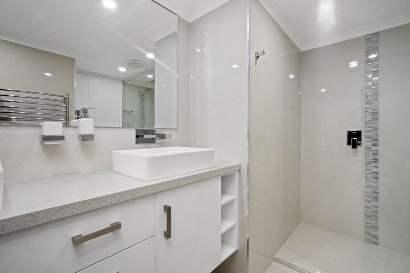 Photo - 6/56 Hooker Boulevard, Mermaid Waters QLD 4218 - Image 25