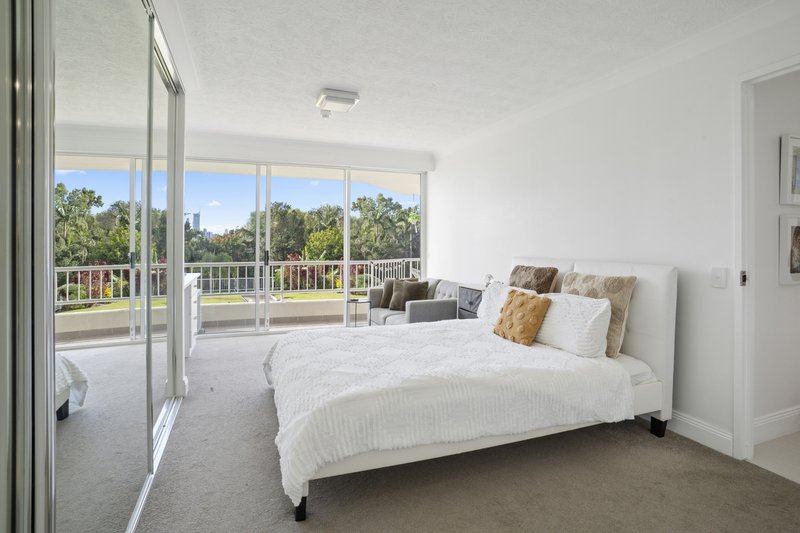 Photo - 6/56 Hooker Boulevard, Mermaid Waters QLD 4218 - Image 8