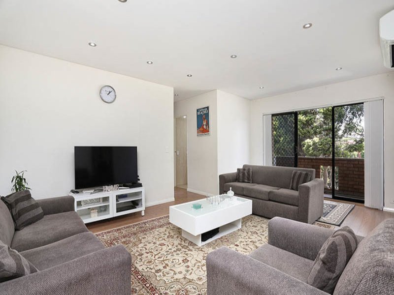 Photo - 6/5A Fairlight Avenue, Fairfield NSW 2165 - Image 2