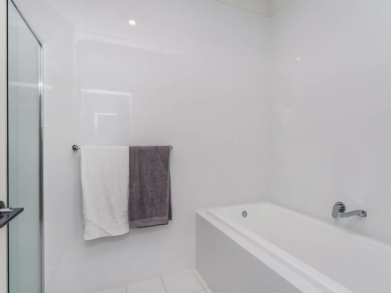 Photo - 65a Lochside Drive, West Lakes SA 5021 - Image 24