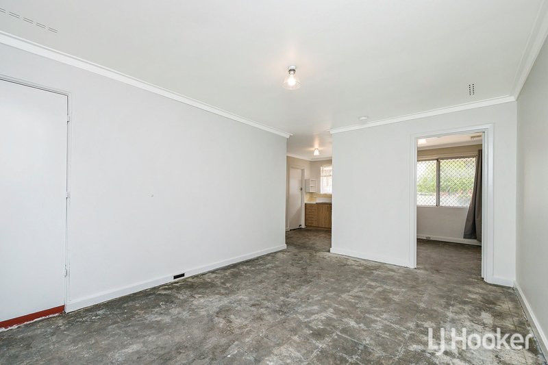 Photo - 65B Lester Drive, Thornlie WA 6108 - Image 2