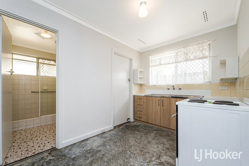 Photo - 65B Lester Drive, Thornlie WA 6108 - Image 6