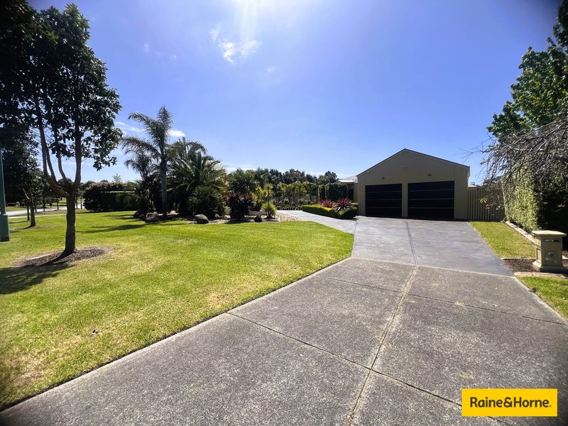 Photo - 66-68 Brookvale Close, Beaconsfield VIC 3807 - Image 3