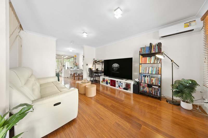 Photo - 6/6-8 Bunbury Road, Macquarie Fields NSW 2564 - Image 2