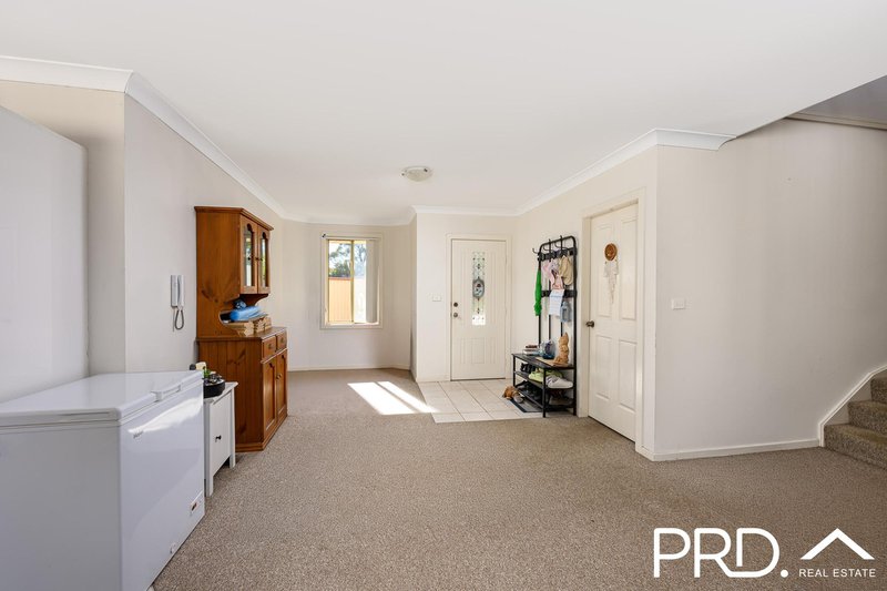 Photo - 6/6-8 Lehn Road, East Hills NSW 2213 - Image 2