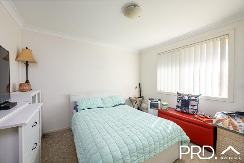 Photo - 6/6-8 Lehn Road, East Hills NSW 2213 - Image 4