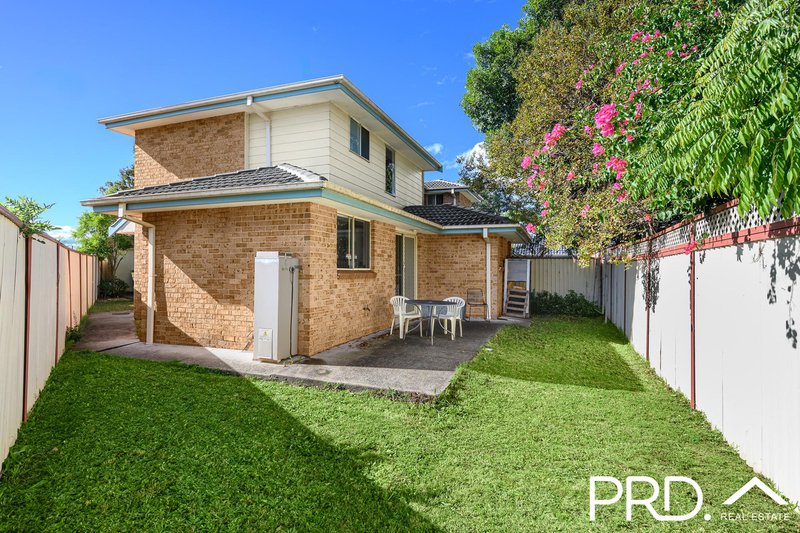 Photo - 6/6-8 Lehn Road, East Hills NSW 2213 - Image 6