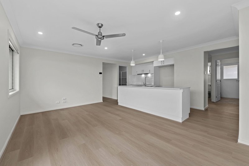 Photo - 66 Adelaide Street, Cranley QLD 4350 - Image 2