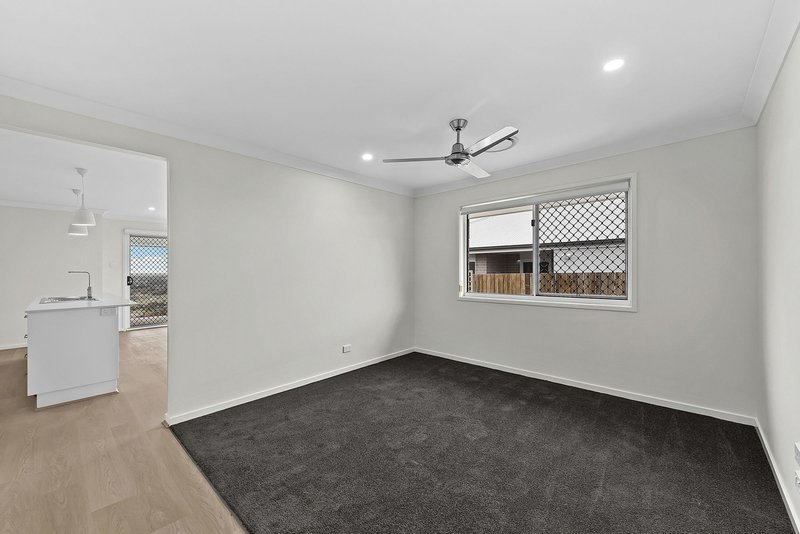 Photo - 66 Adelaide Street, Cranley QLD 4350 - Image 12