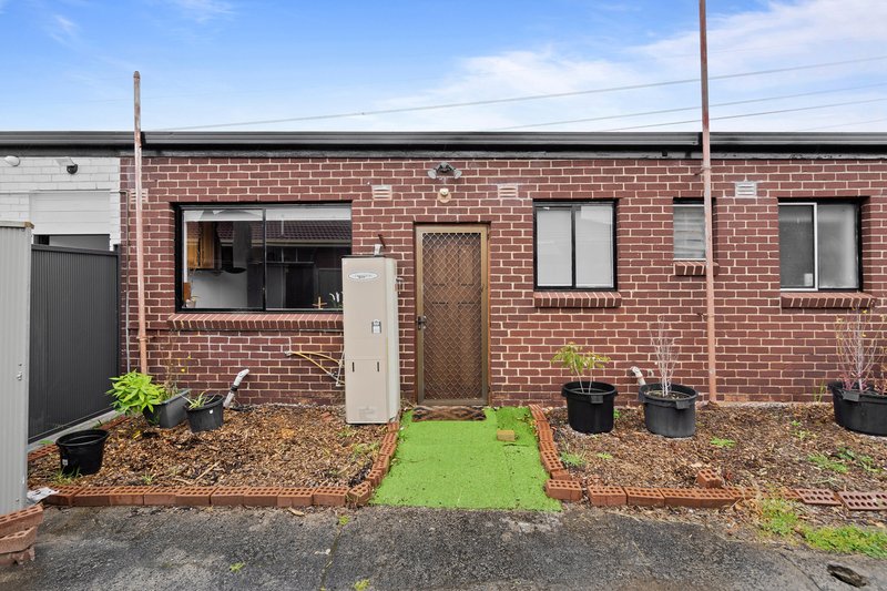 Photo - 66 Albany Drive, Mulgrave VIC 3170 - Image 3