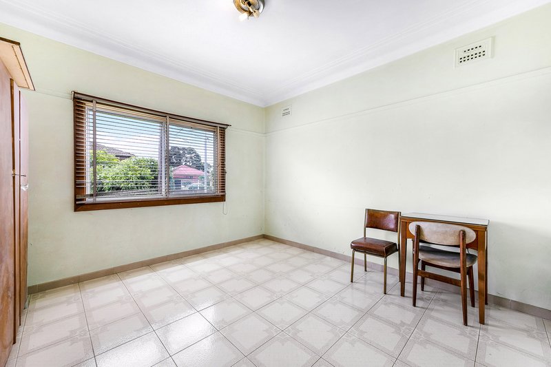 Photo - 66 Augusta Street, Condell Park NSW 2200 - Image 4