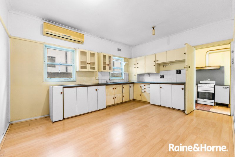 Photo - 66 Avoca Road, Canley Heights NSW 2166 - Image 4